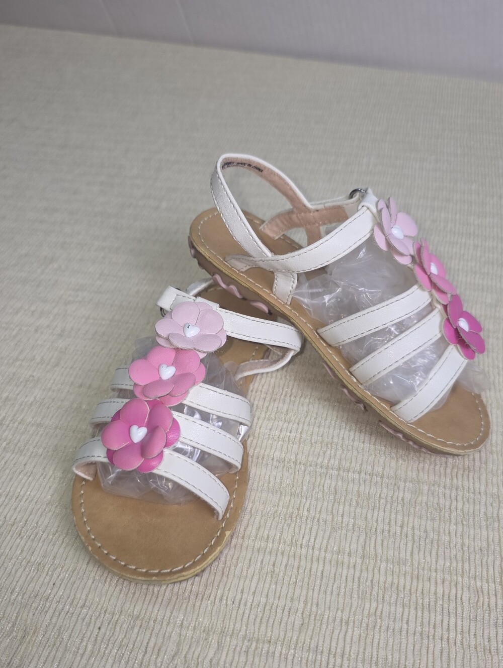 Cupcakes and Cashmere Kids Girls Sandals Size 9 White Pink Flower Strappy